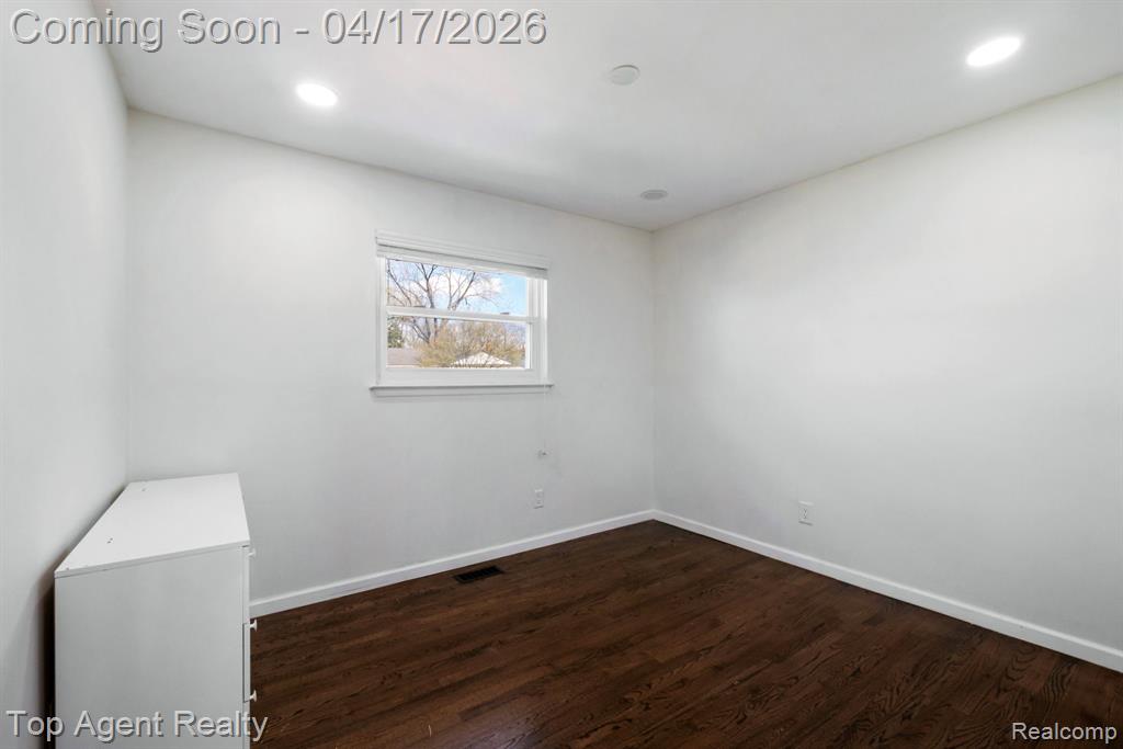 1973 Alexander Drive, Troy, MI 48083 — Photo 32