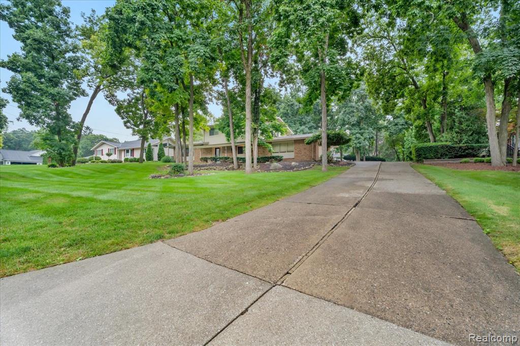 6016 Plantation Drive, Grand Blanc, MI 48439 — Photo 5