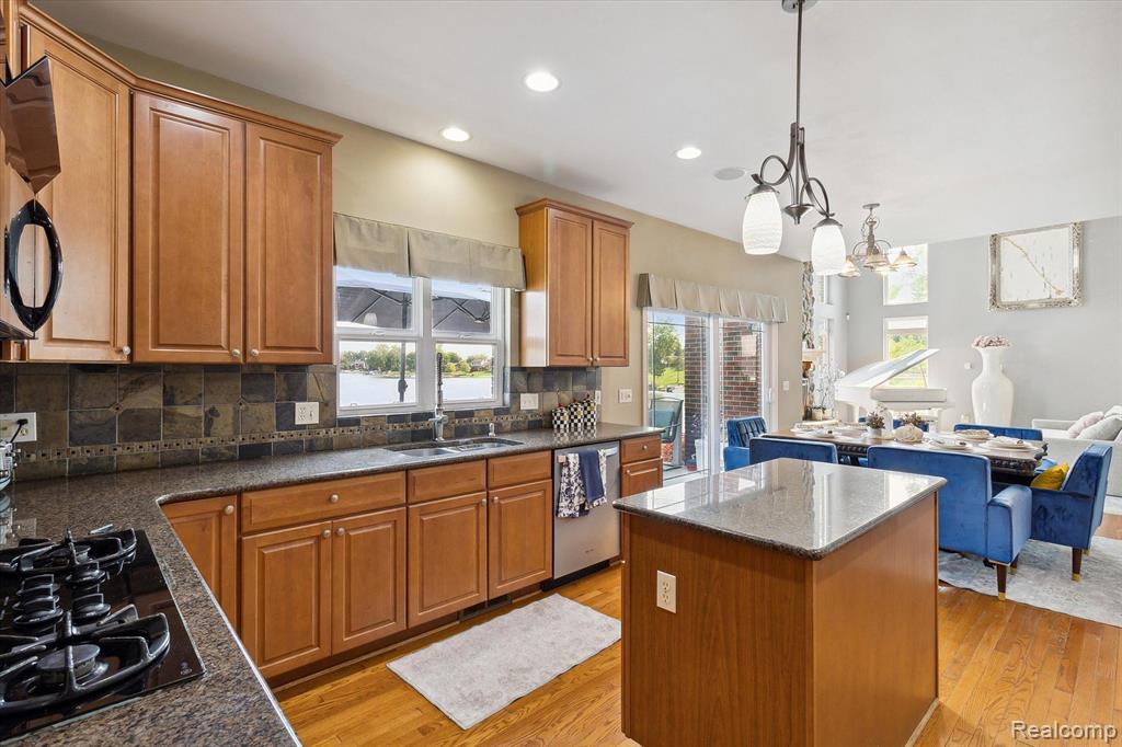 1858 SANDY SHORES Drive, Oxford, MI 48371 — Photo 17