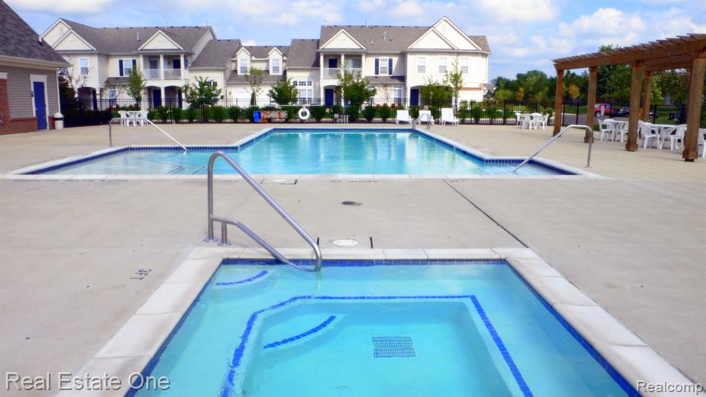 11211 ADDINGTON Drive, 139, Commerce Twp, MI 48390 — Photo 22