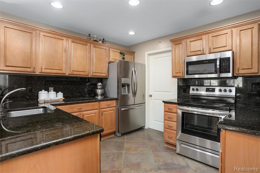 6725 Boulder Pointe Drive, Washington, MI — Photo 8