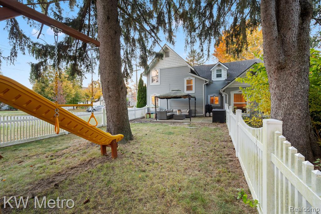 735 E HURON Street, Milford, MI 48381 — Photo 29