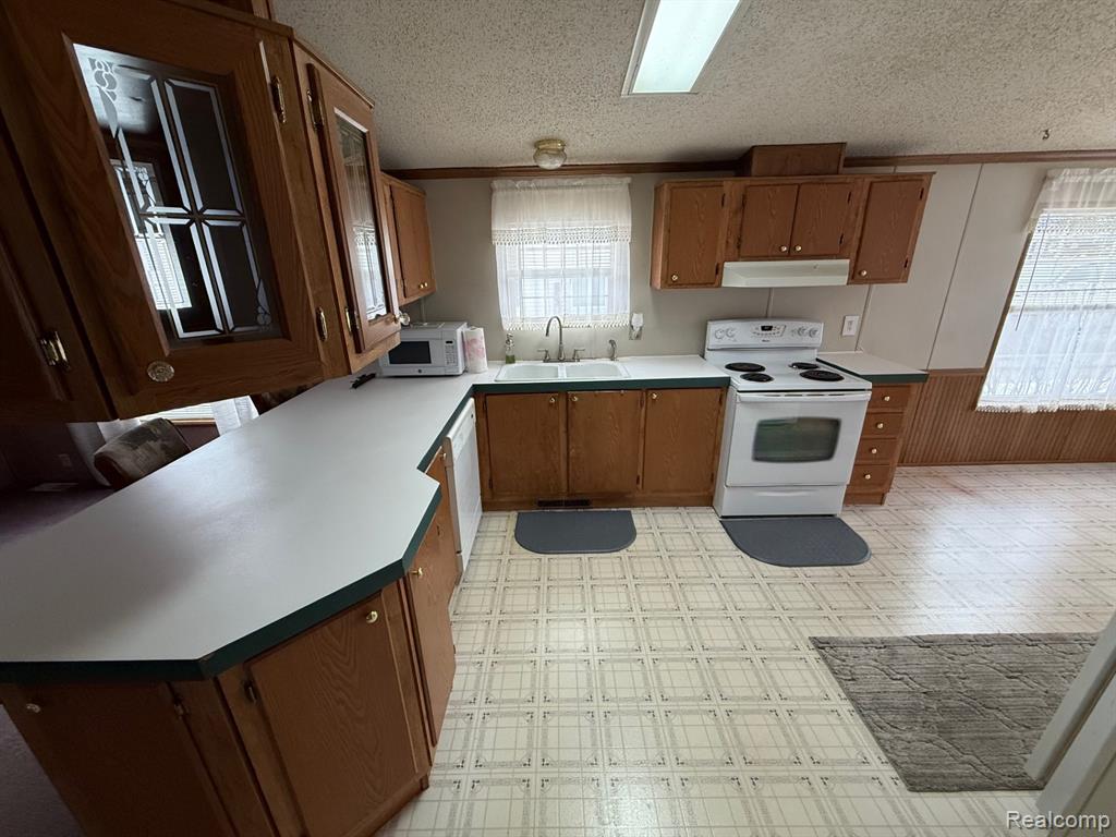 11359 Lake Drive, Fenton, MI 48430 — Photo 4