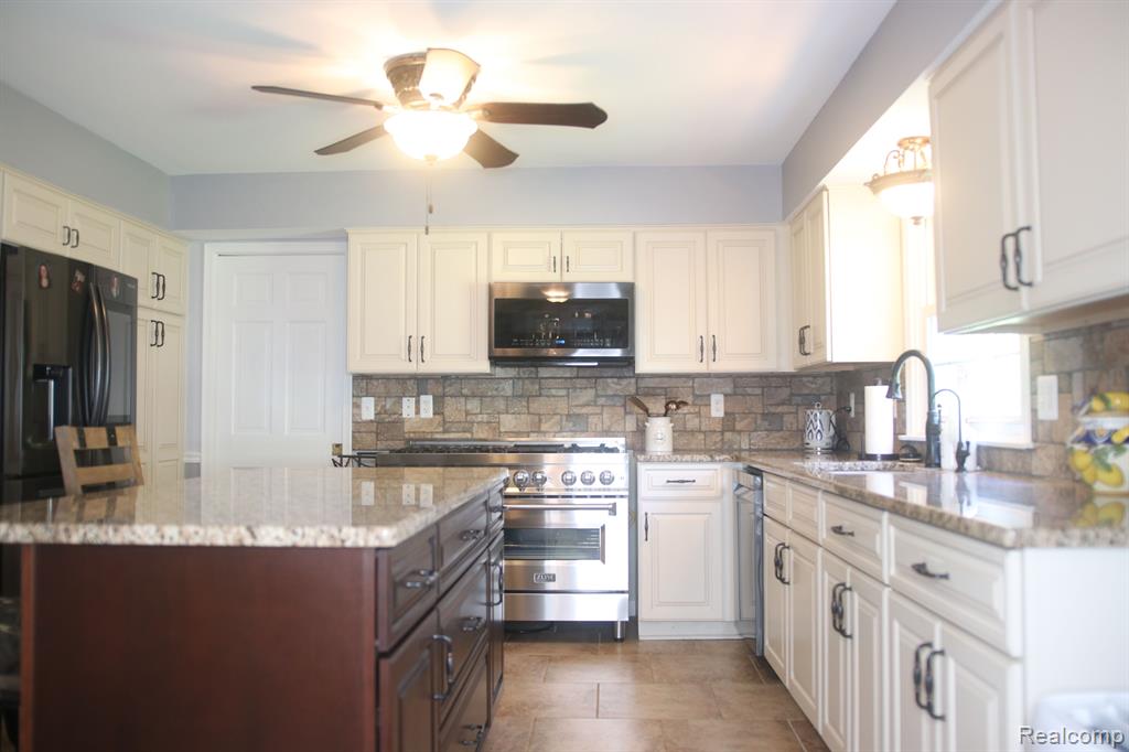 3483 FLINT RIVER Road, Columbiaville, MI 48421 — Photo 16