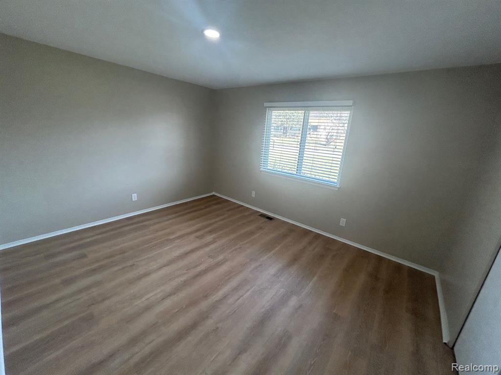 5262 VAN WINKLE Street, Brighton, MI 48116 — Photo 11