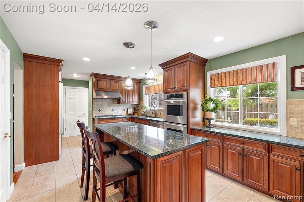 31251 Heath Court, Beverly Hills, MI 48025 — Photo 10