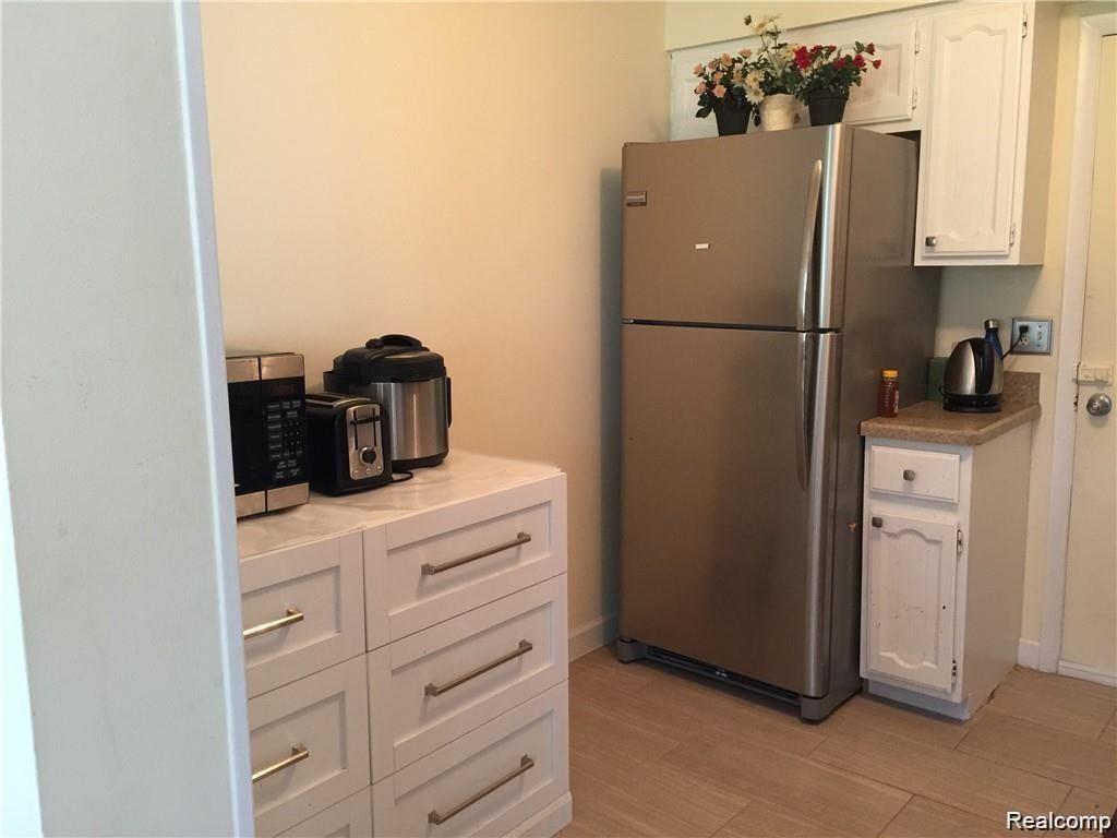 5727 NORTHFIELD Parkway, Troy, MI 48098 — Photo 7