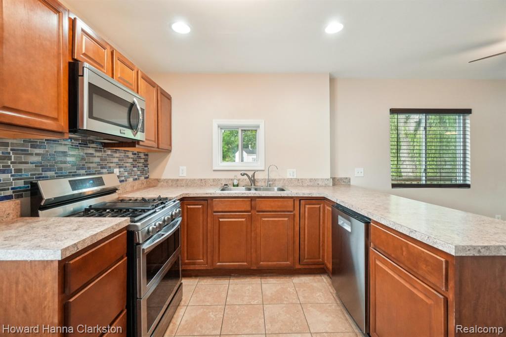 6830 Dixie Highway, Clarkston, MI — Photo 2