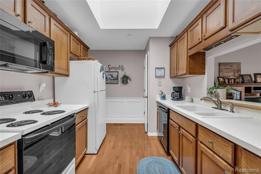 48679 Aberdeen Court, Shelby Twp, MI 48315 — Photo 8