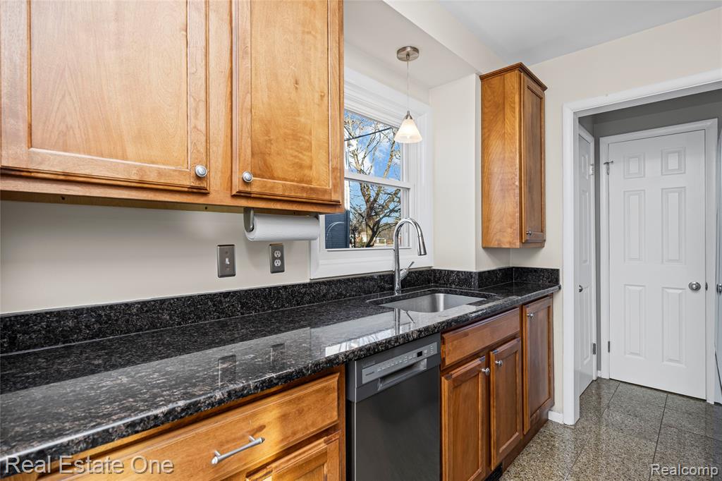 556 Bloomfield Court, Birmingham, MI 48009 — Photo 10