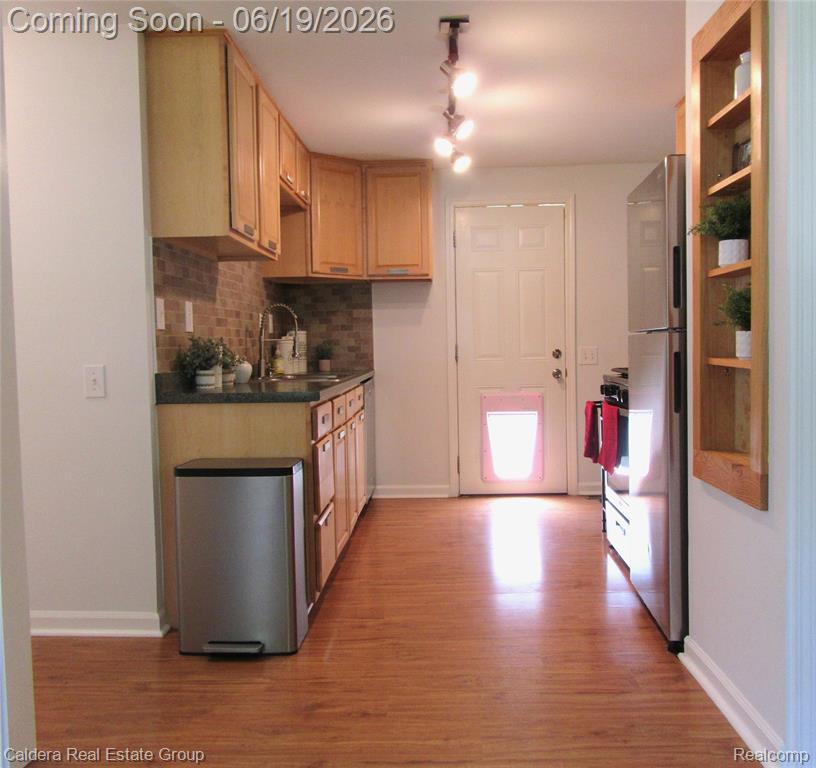 4251 Quebec Street, Auburn Hills, MI 48326 — Photo 9