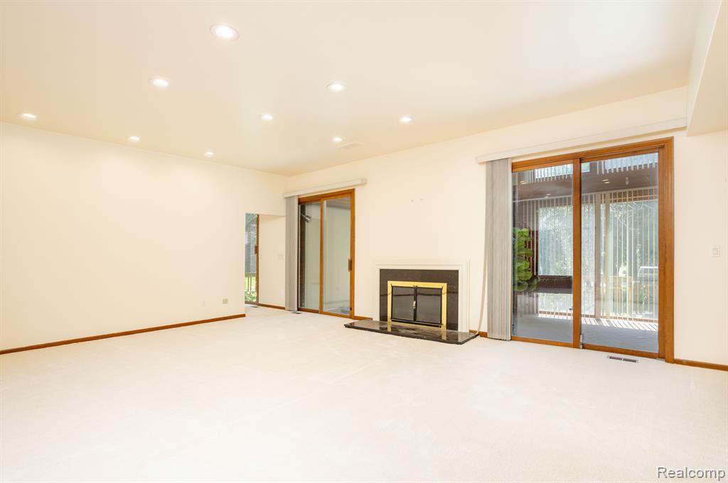 4421 PINEHURST Drive, West Bloomfield, MI — Photo 8