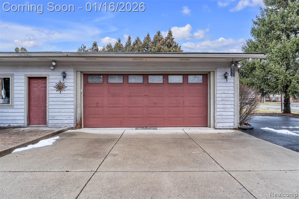 9035 Farmington Road, Livonia, MI 48150 — Photo 89