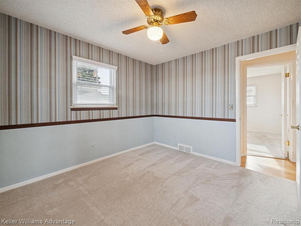 6450 Fenton Street, Dearborn Heights, MI 48127 — Photo 16
