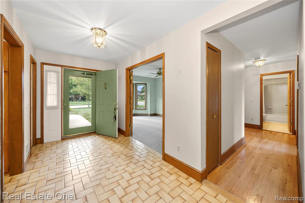 40444 La Grange Drive, Sterling Heights, MI 48313 — Photo 21