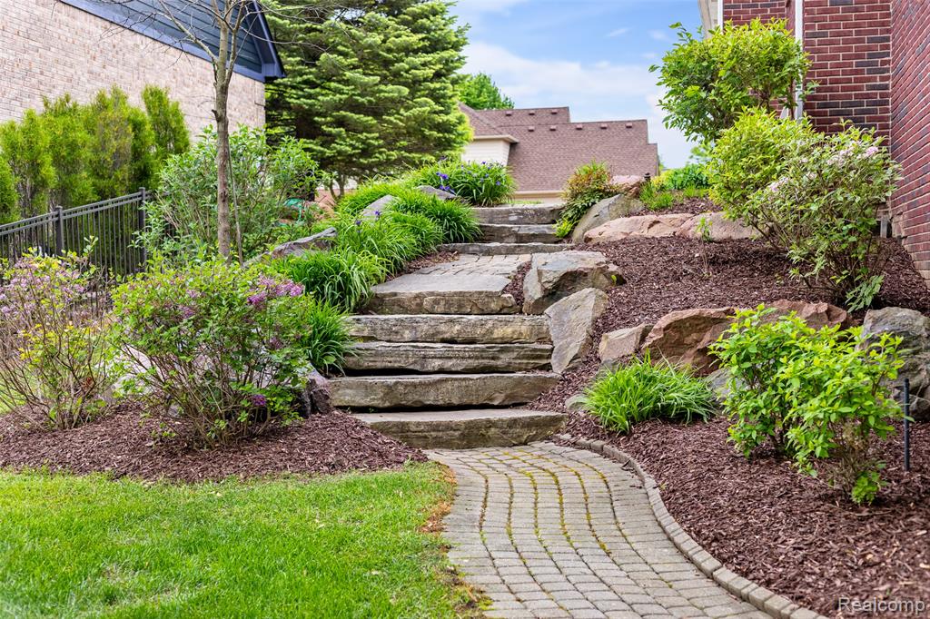 55161 Whitney Drive, Shelby Twp, MI 48315 — Photo 40
