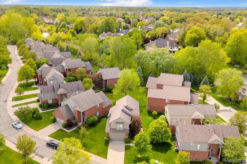 54745 Four Seasons Drive, Utica, MI 48316 — Photo 36