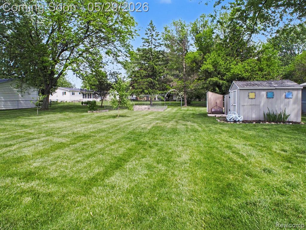 5499 Robin Drive, Grand Blanc, MI 48439 — Photo 24