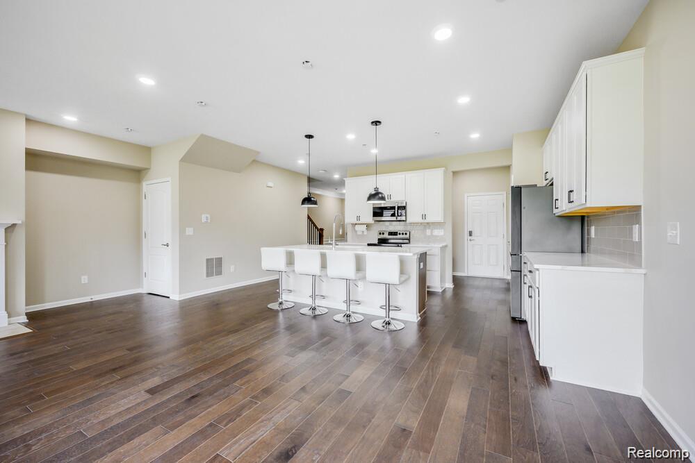 1674 Addison Circle, Walled Lake, MI 48390 — Photo 7