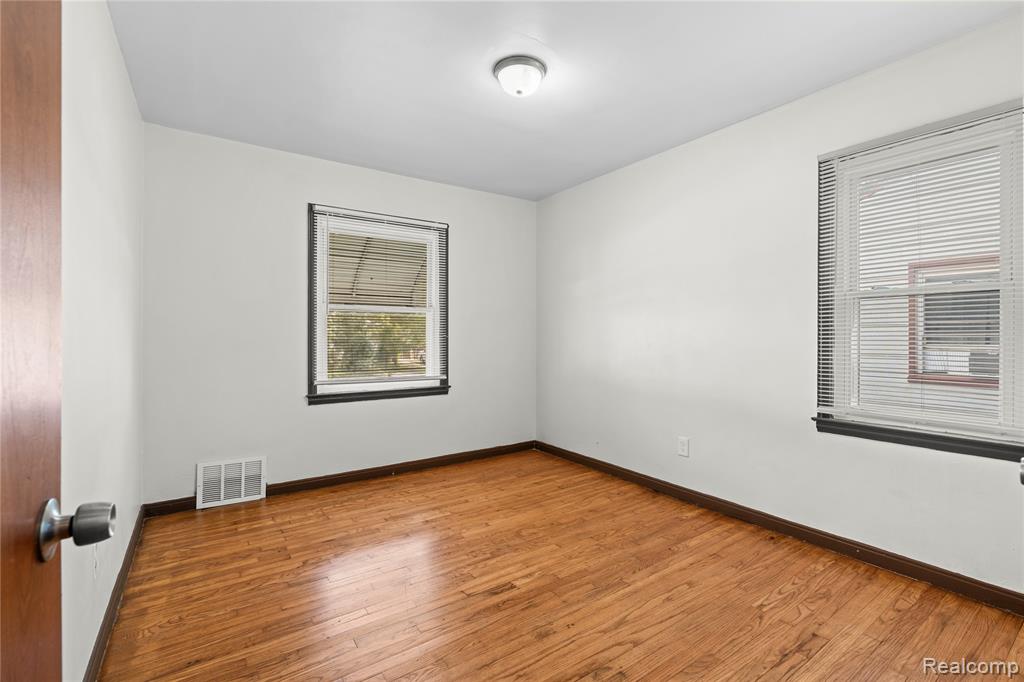 6021 Greenview Avenue, Detroit, MI 48228 — Photo 8