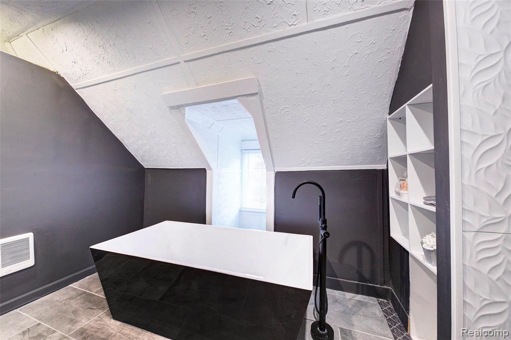 700 W Euclid Street, Detroit, MI 48202 — Photo 21
