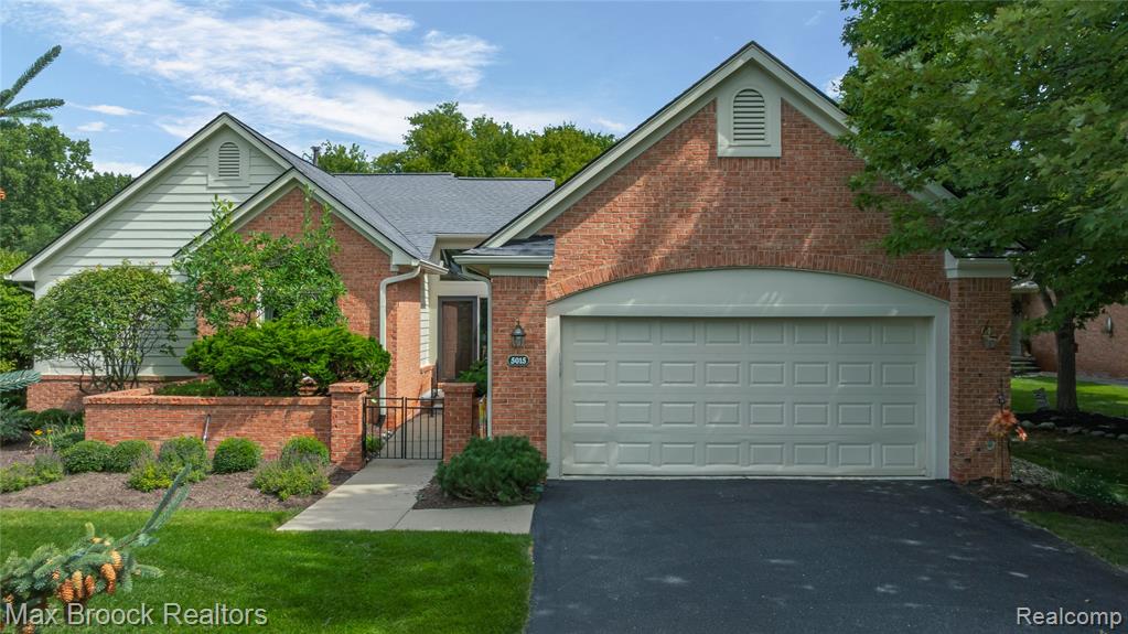 5015 Lake Vista Drive, West Bloomfield, MI 48323 — front exterior