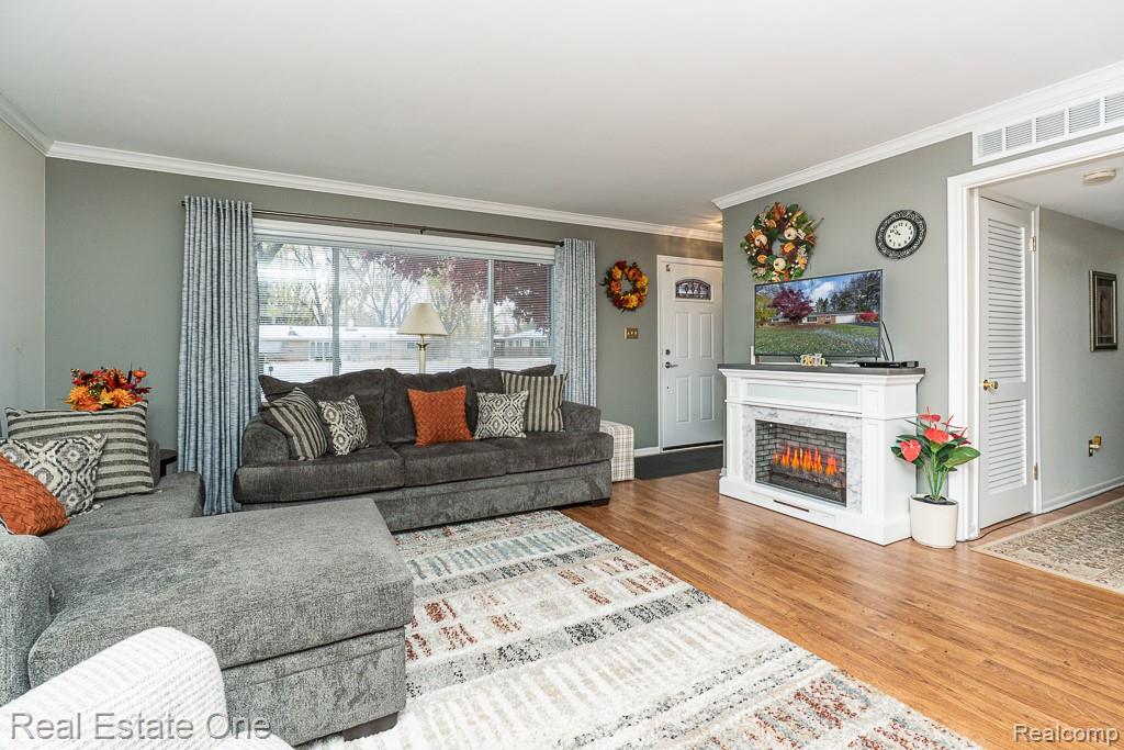 61 Nesbit Lane, Rochester Hills, MI 48309 — Photo 3