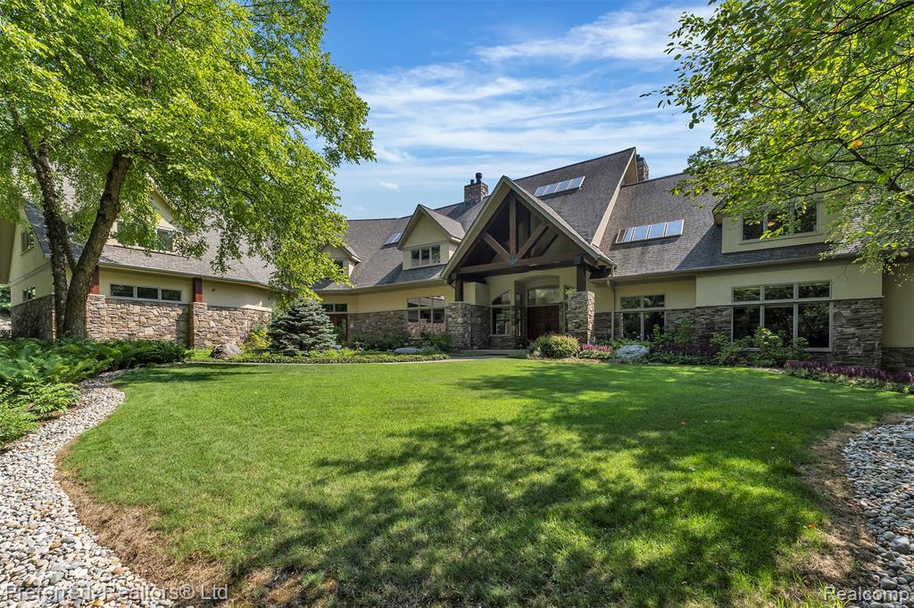 12196 Woodline Drive, Fenton, MI 48430 — Photo 8