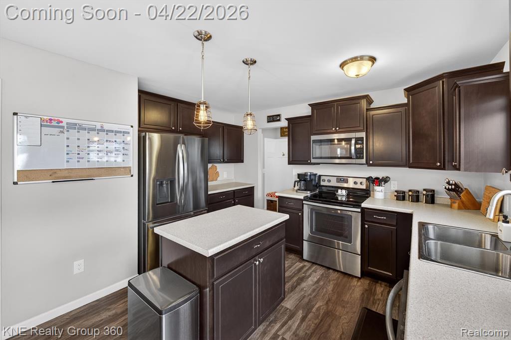 2743 Au Gres River Drive, Fowlerville, MI, 48836