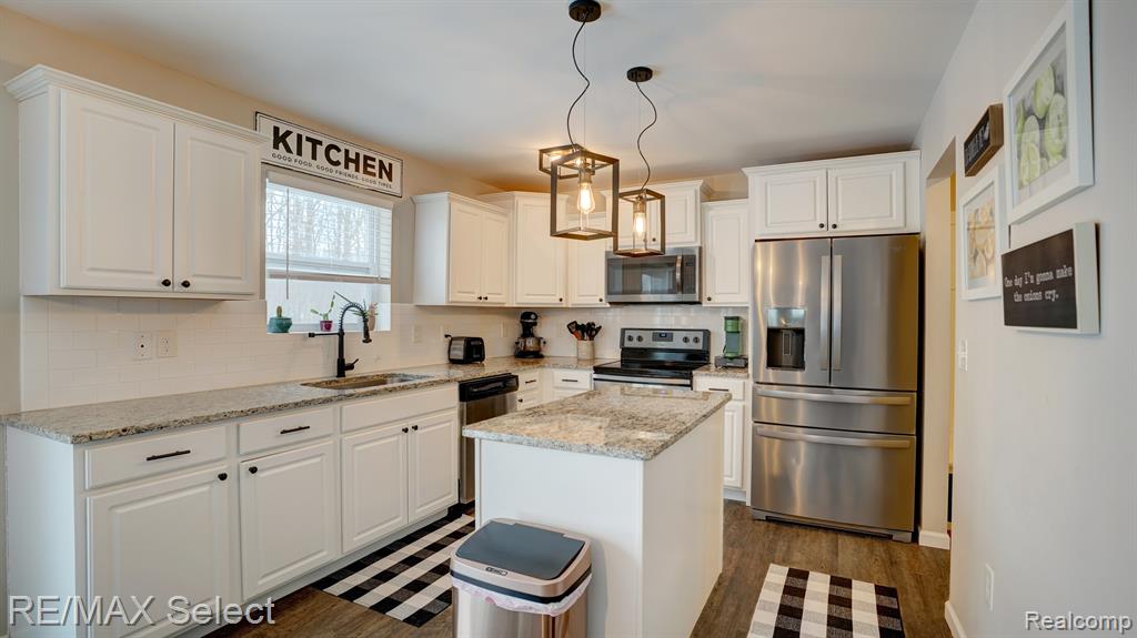 7115 GLENMEADOW Court, Grand Blanc, MI 48439 — Photo 2
