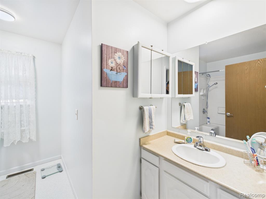 3326 Oak Grove Road, North Branch, MI 48461 — Photo 13