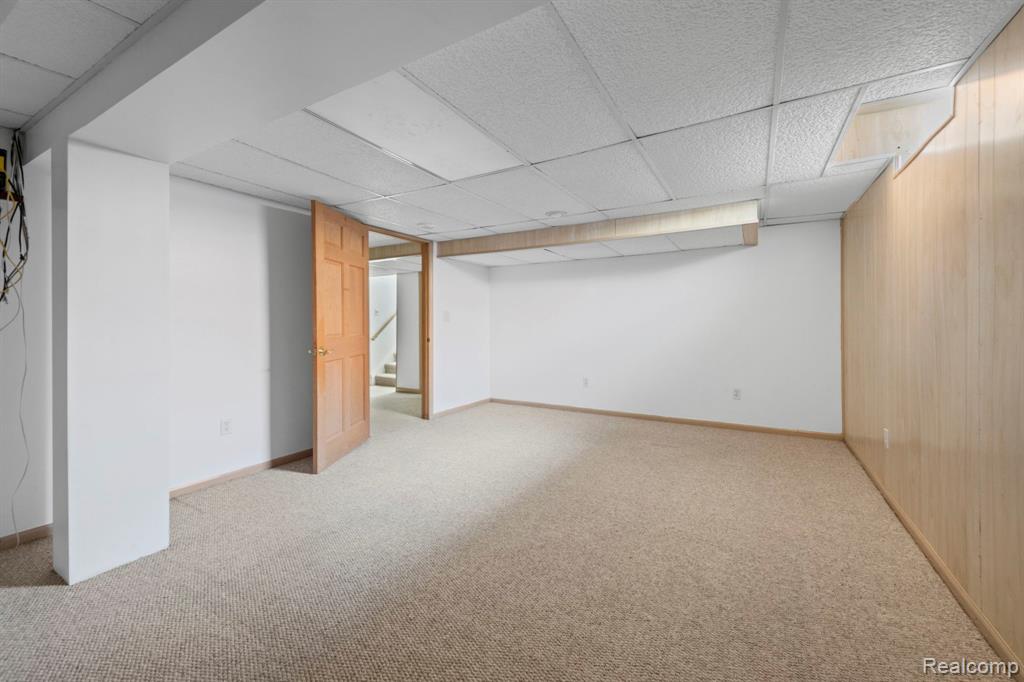 20085 Wedgewood Drive, Grosse Pointe Woods, MI 48236 — Photo 30