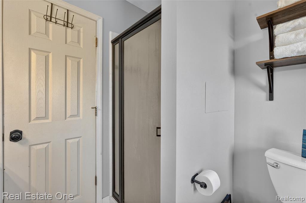 564 Dorchester Way, Milford, MI 48381 — Photo 31