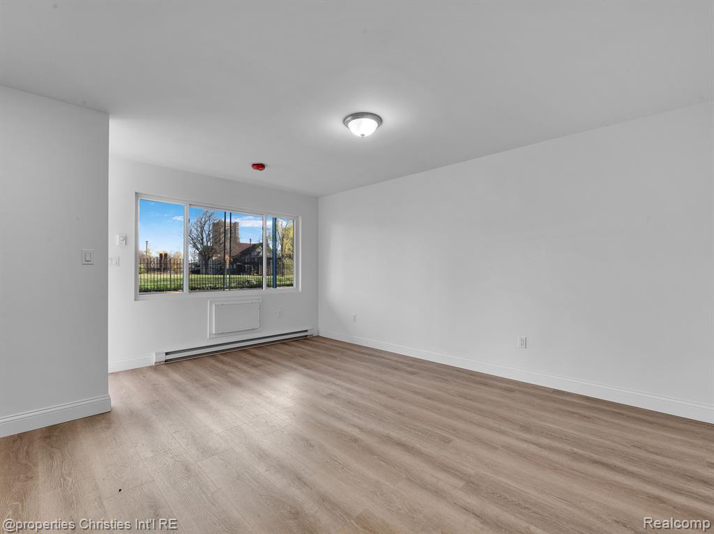 44 HIGHLAND Street, Highland Park, MI 48203 — Photo 6