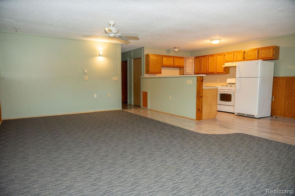 9887 W HIGGINS LAKE Drive, Roscommon, MI 48653 — Photo 47