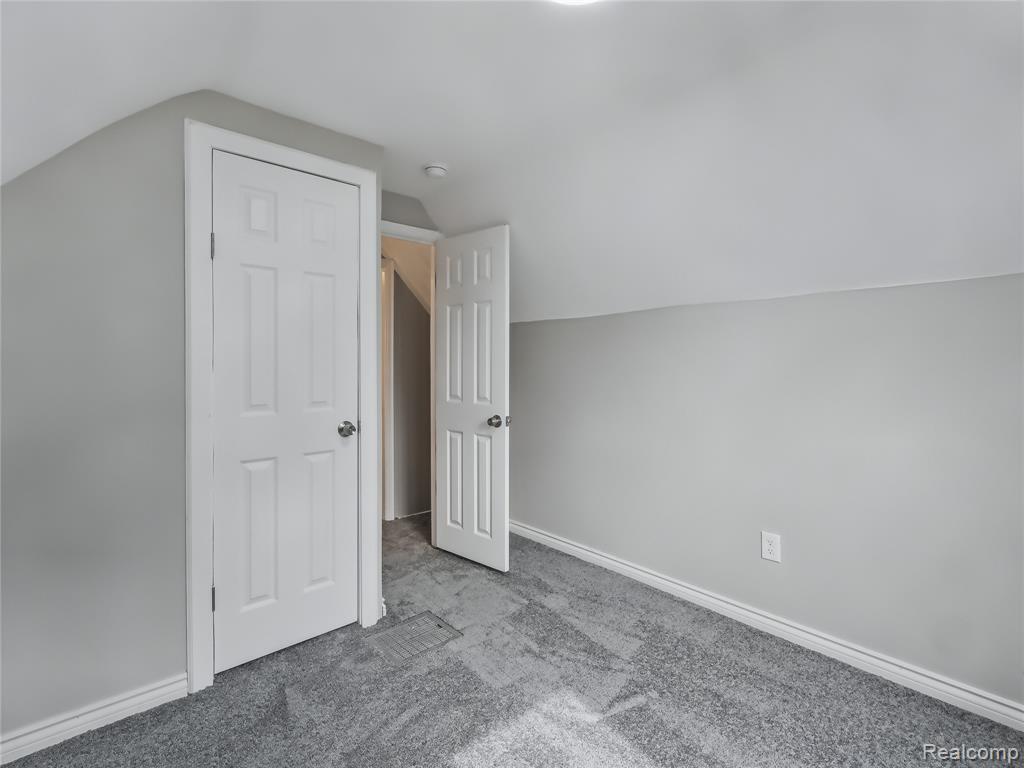 8220 Hudson Avenue, Warren, MI 48089 — Photo 17