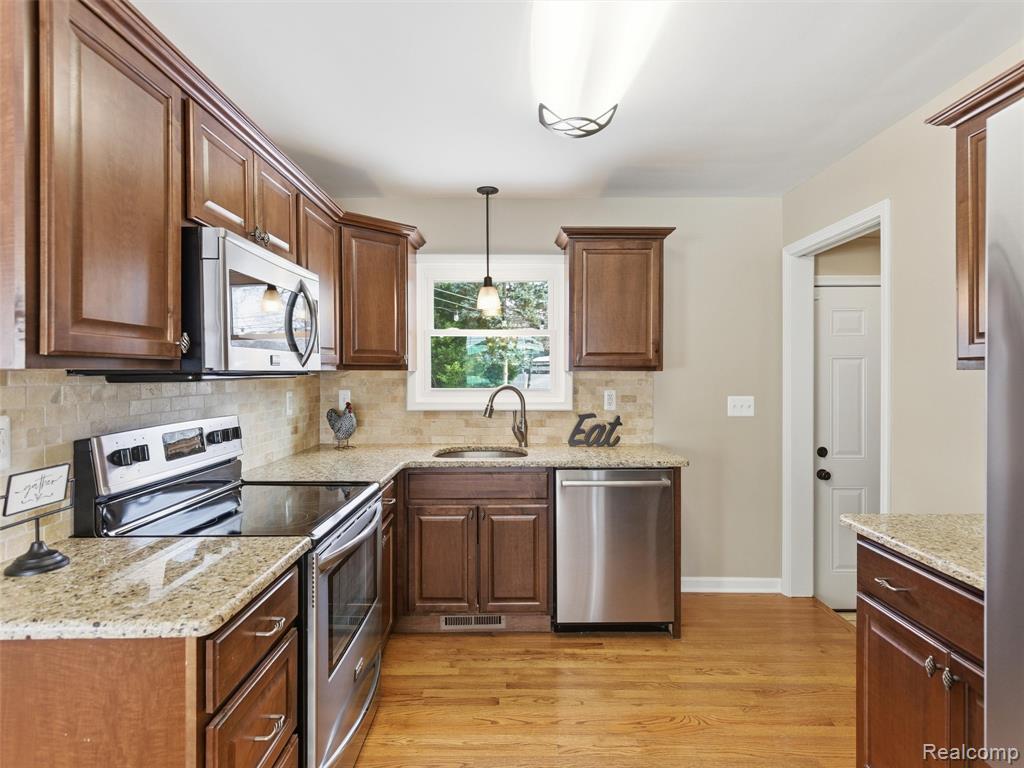 48940 Cardinal Street, Shelby Twp, MI 48317 — Photo 9