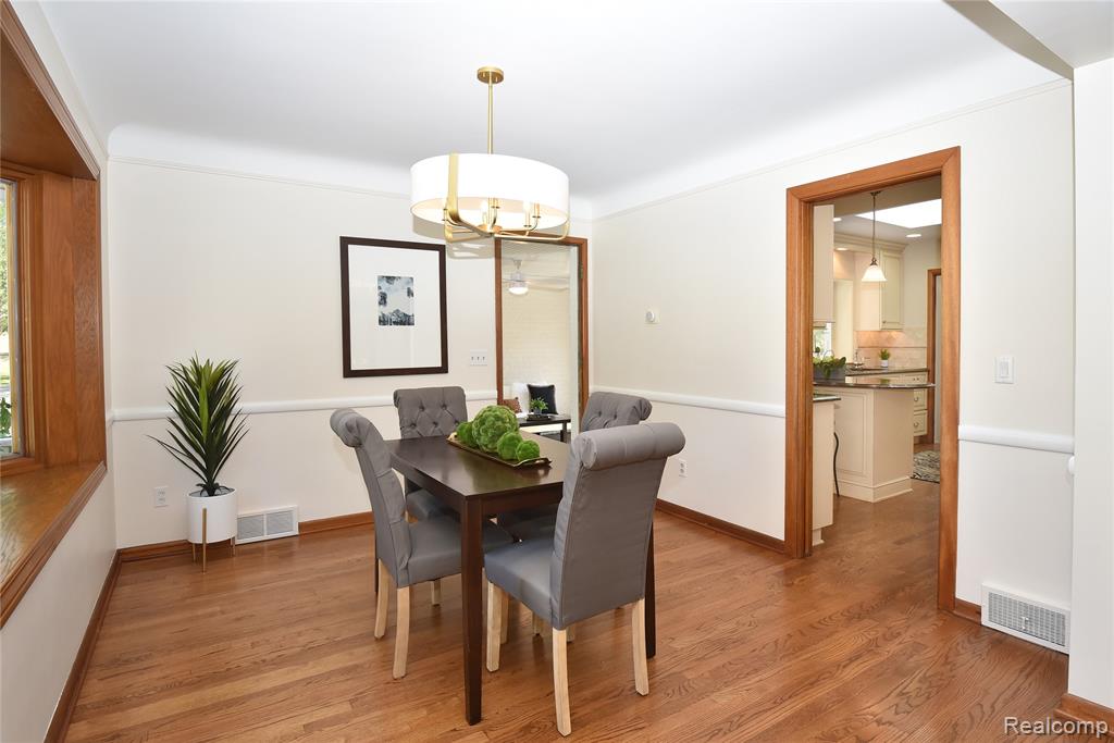 18146 Riverside Drive, Beverly Hills, MI 48025 — Photo 9