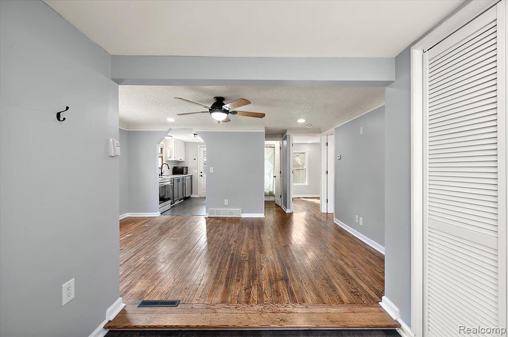 7243 Garvin, Waterford, MI 48329 — Photo 13