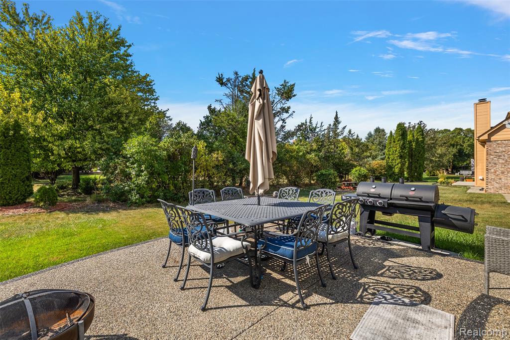 43187 Vintners Place Drive, Sterling Heights, MI 48314 — Photo 39