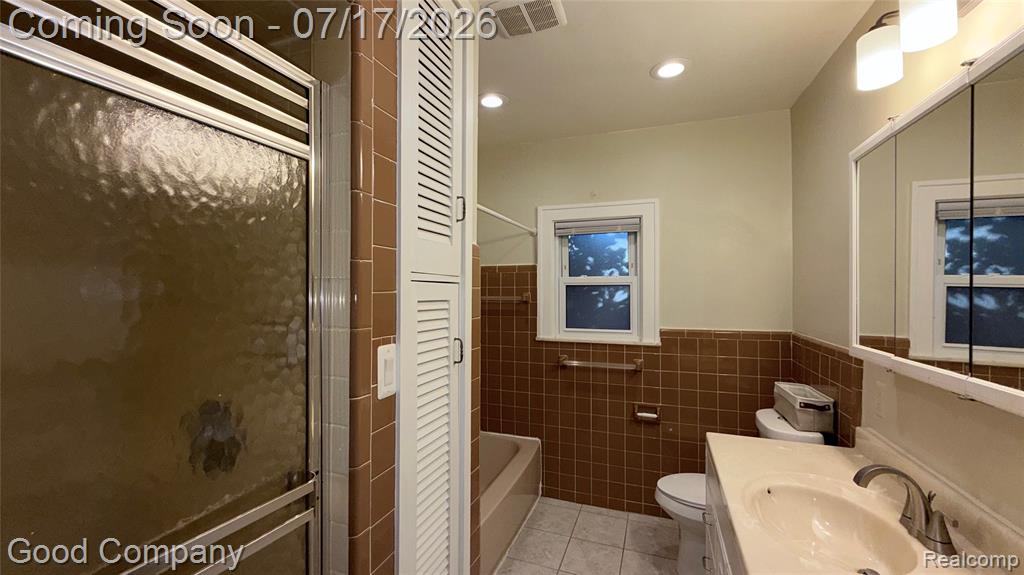 101 W HUDSON Avenue, Madison Heights, MI 48071 — Photo 9
