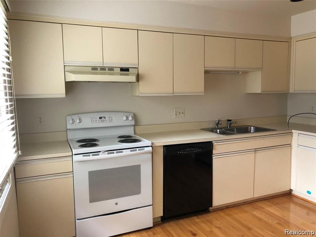 7095 ELMHURST DRIVE, West Bloomfield, MI — Photo 15