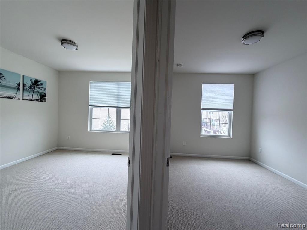 44561 GWINNETT Loop, Novi, MI — Photo 16