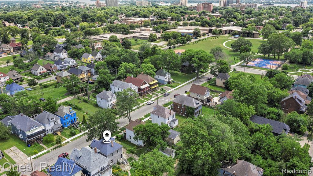 2499 BALDWIN Street, Detroit, MI 48214 — Photo 24