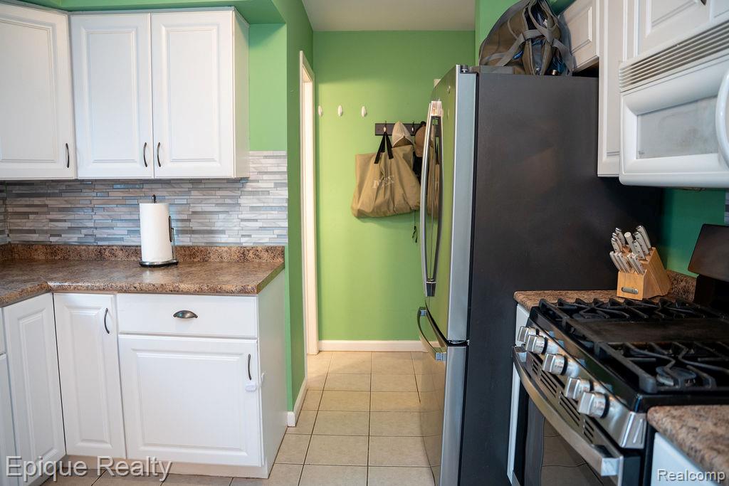 4505 Old Carriage Road, Flint, MI 48507 — Photo 18