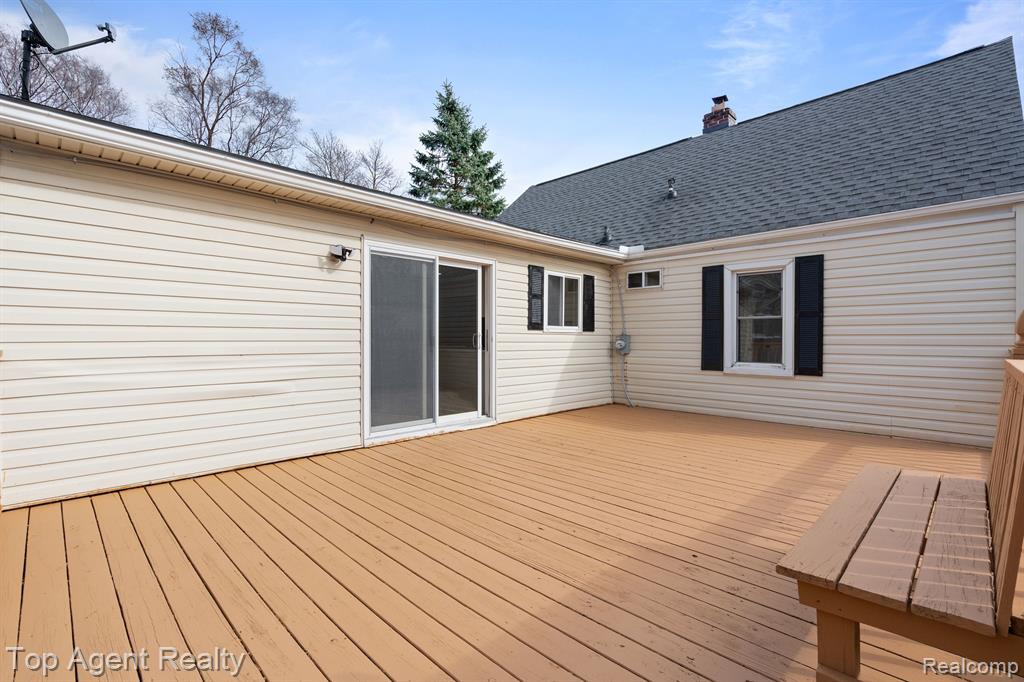 3986 BEECHGROVE Drive, Waterford, MI 48328 — Photo 20