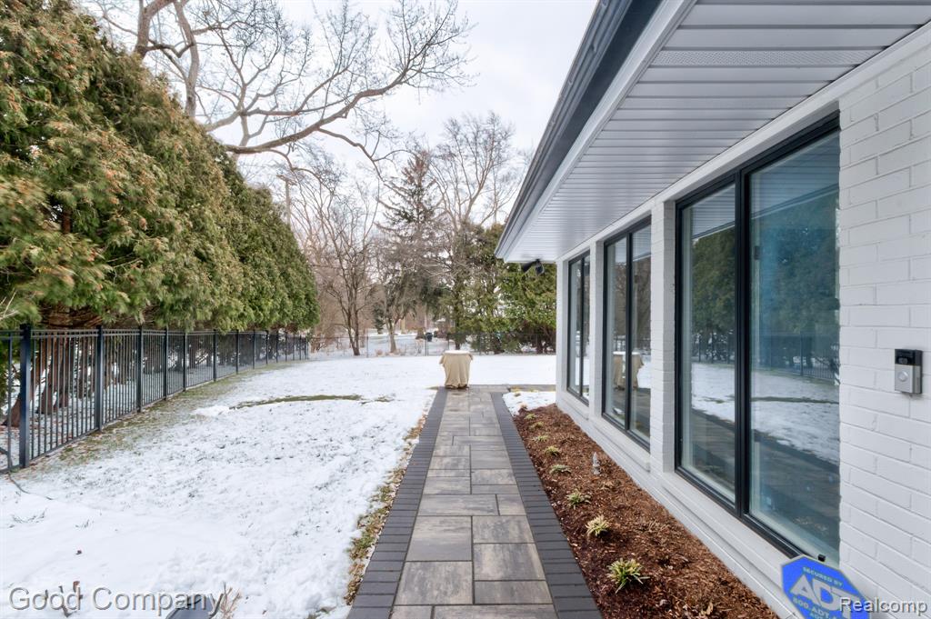 805 N Pemberton Road, Bloomfield Hills, MI 48302 — Photo 69