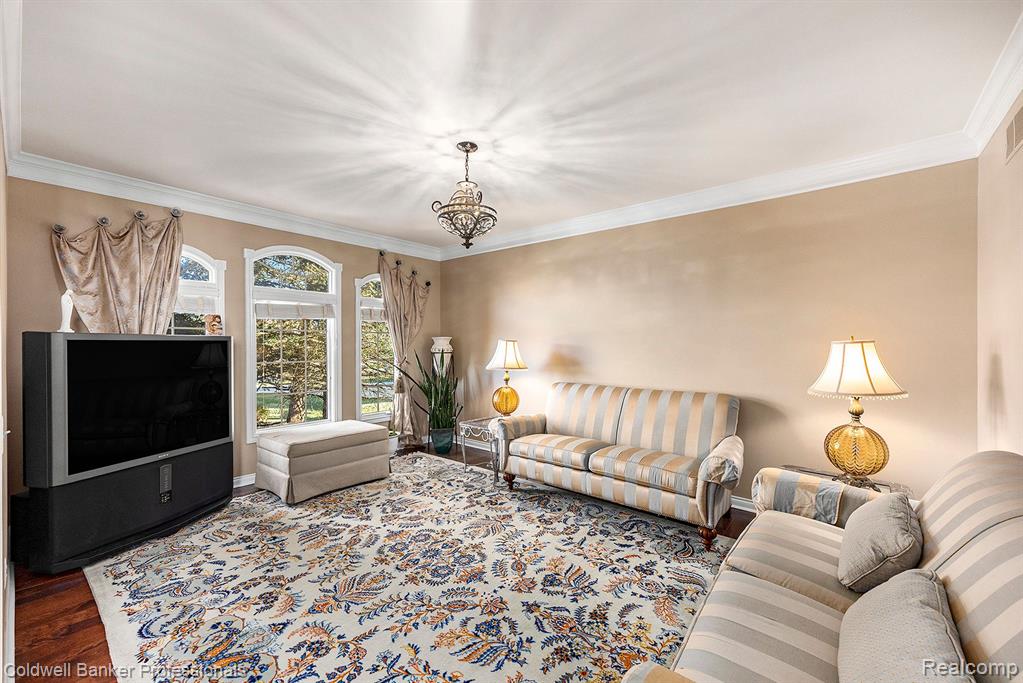 2434 PEBBLE BEACH Drive, Oakland, MI — Photo 9