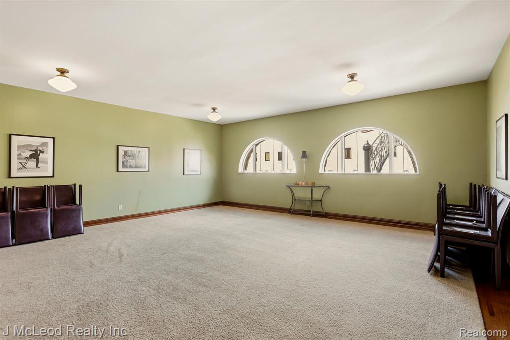 635 S Saginaw Street, Flint, MI 48502 — Photo 32