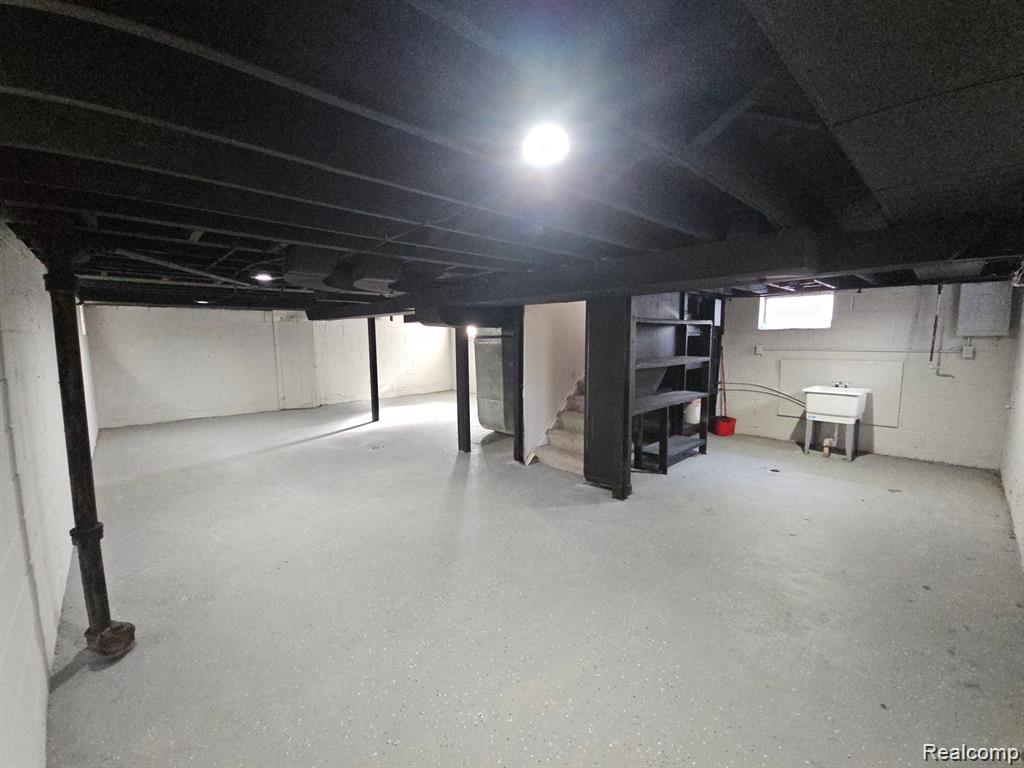 20300 ELKHART Street, Harper Woods, MI 48225 — Photo 22